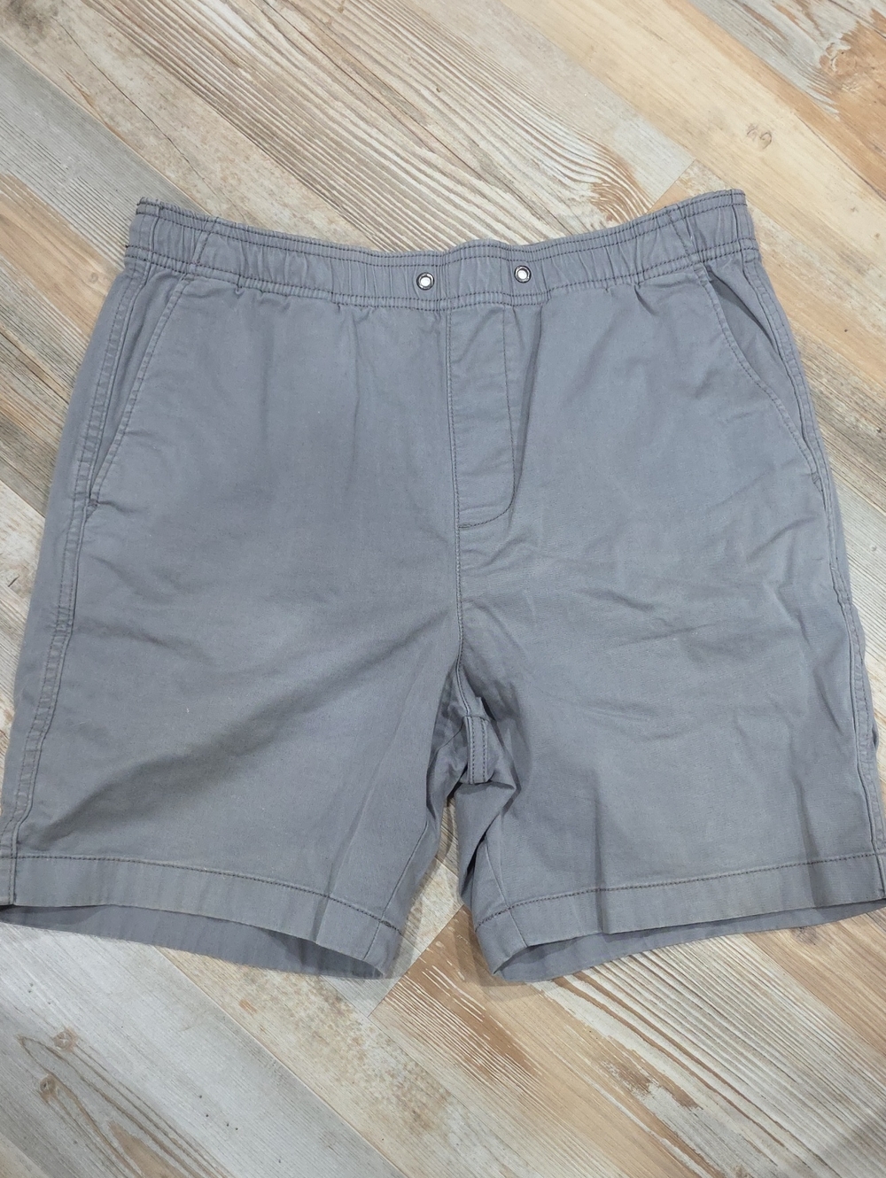 GAP Men's Gray Flat Front Drawstring Shorts